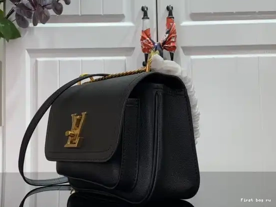 First bag ru LOUIS CHAIN VUITTON LOCKME PM 0508